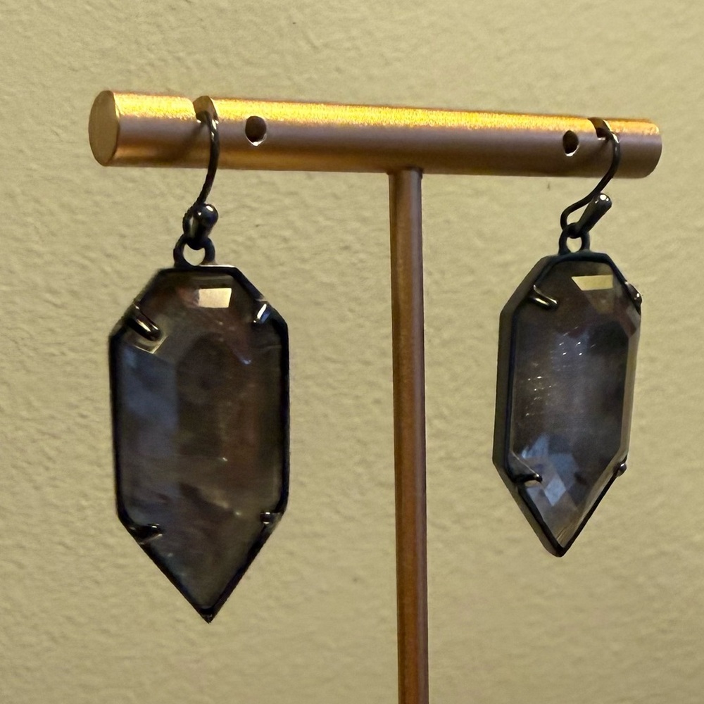 Kendra Scott Palmer 1.5” drop earrings in mirror rock crystals/gunmetal - Picture 5 of 9